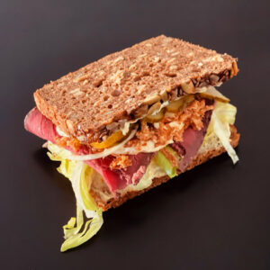 Rugbrødssandwich m/ roastbeef